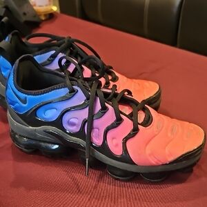 Nike Vapormax Vibrant Gradient Athletic Sneakers